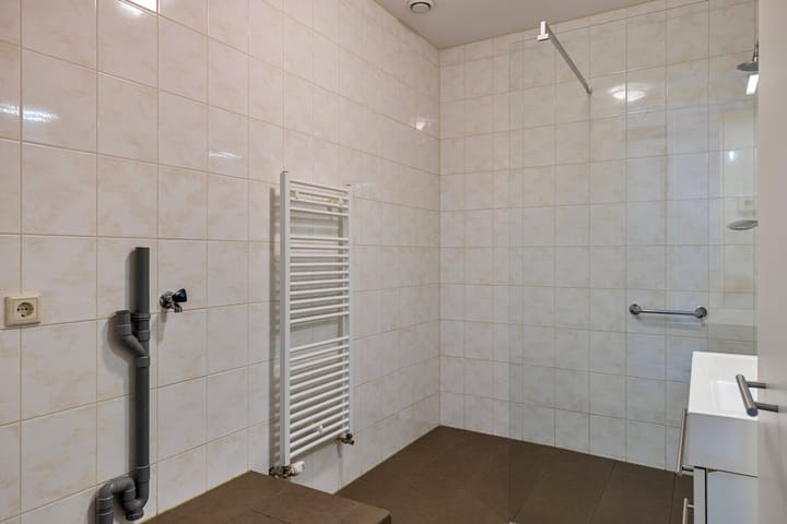 Foto 9 van Ambachtswerf 8