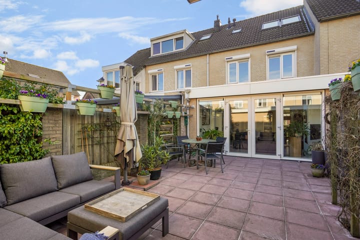 Foto 15 van Ereprijsstraat 4