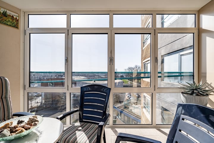 Foto 14 van Van Eesterenplein 274