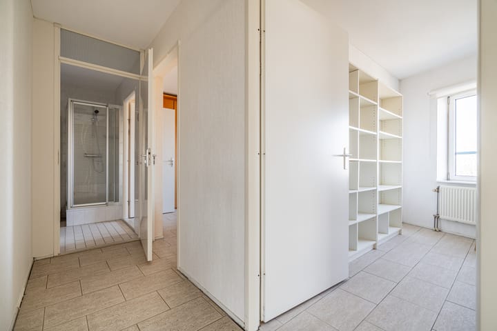 Foto 32 van Van Eesterenplein 274