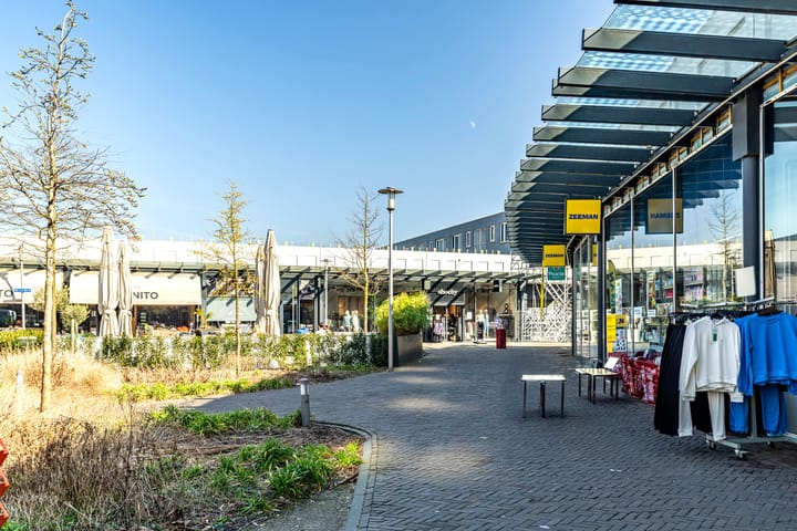 Foto 40 van Van Eesterenplein 274