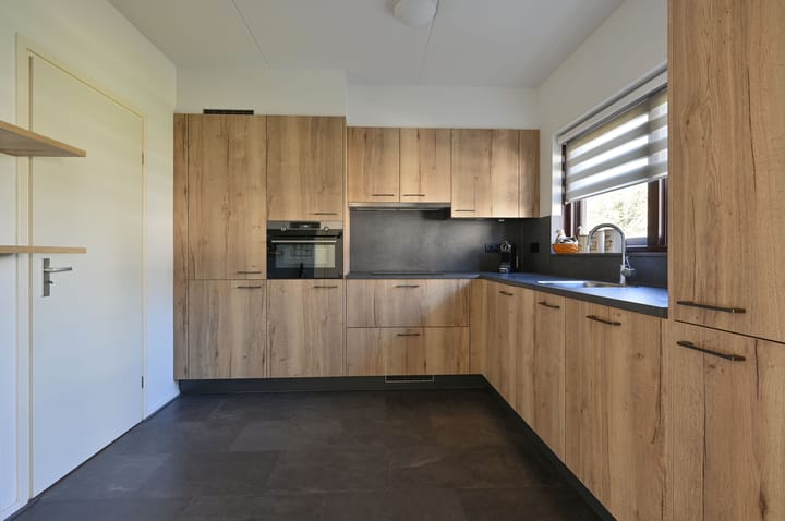 Foto 10 van Van Burenlaan 11-A