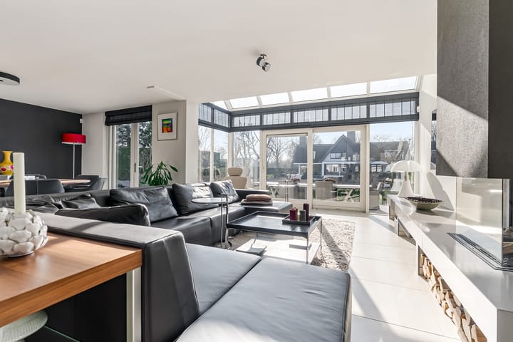 Foto 2 van Simone Signoretstraat 49