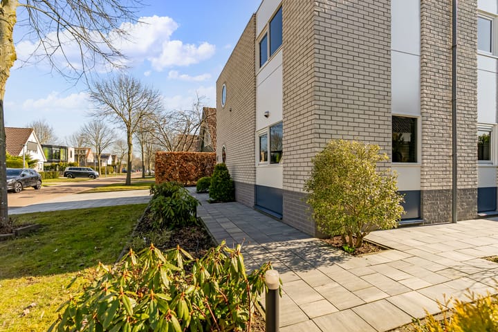 Foto 46 van Simone Signoretstraat 49