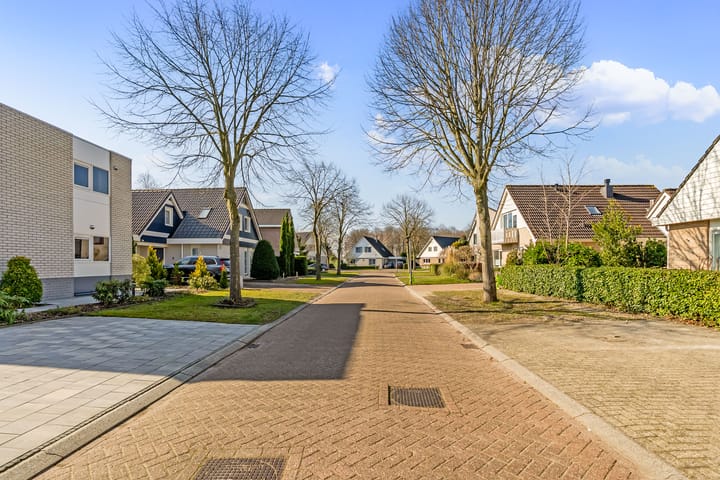 Foto 51 van Simone Signoretstraat 49