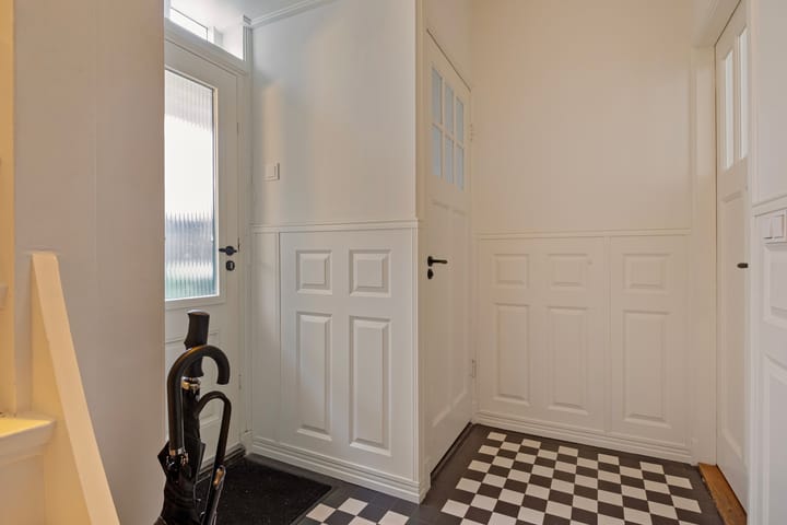 Foto 16 van Brederostraat 18