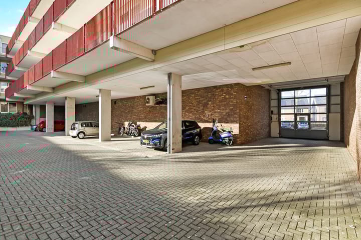 Foto 33 van Basilica 75