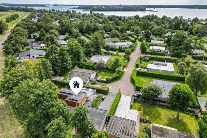 Foto 2 van Elzenlaan 3