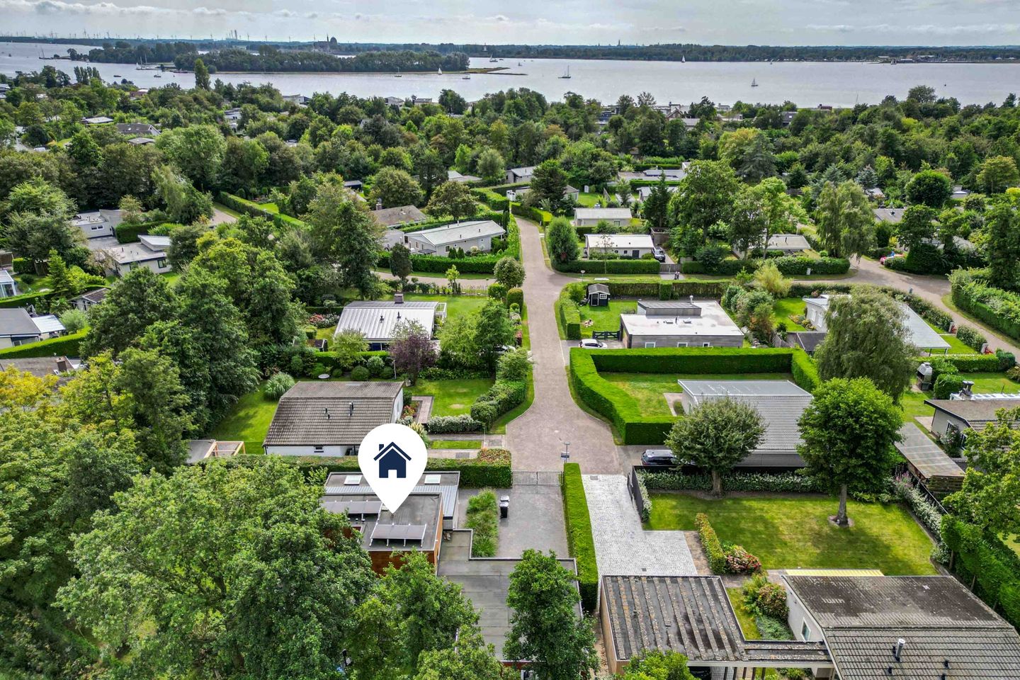 Photo 35 of Elzenlaan 3