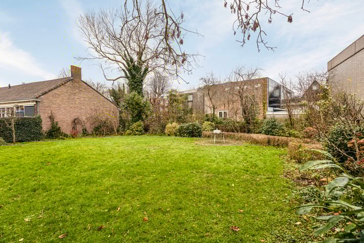 Foto 61 van Esdoornlaan 11