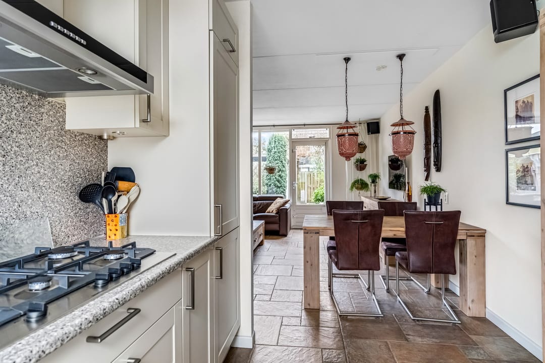 Photo 10 of Jan Vermeerstraat 85