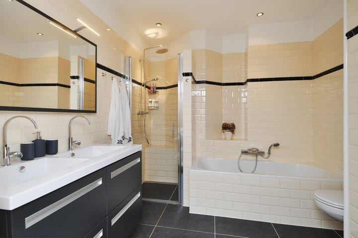 Photo 34 of Thorbeckelaan 128