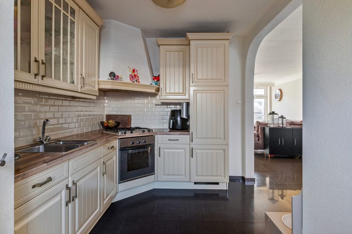 Foto 11 van Almstraat 4