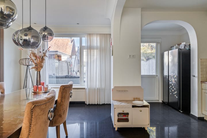 Foto 13 van Almstraat 4