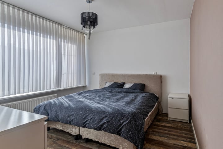 Foto 16 van Almstraat 4