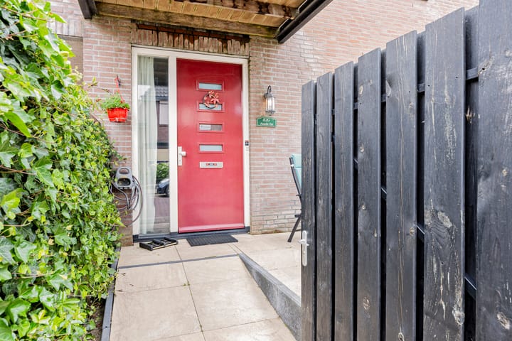 Photo 3 of Kerkallee 82-G