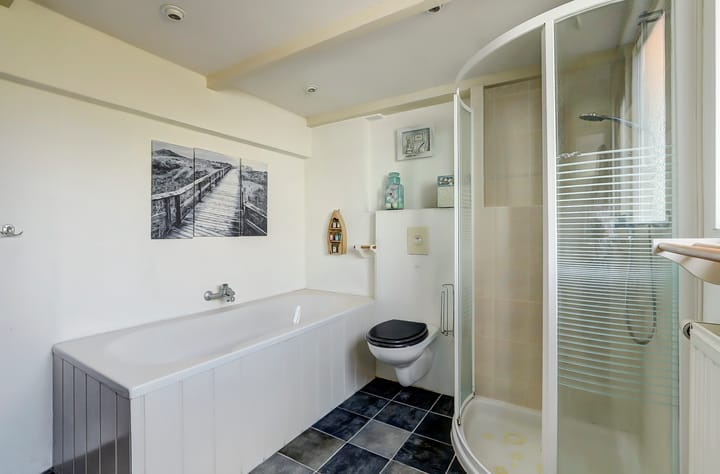 Foto 8 van Middenweg 15