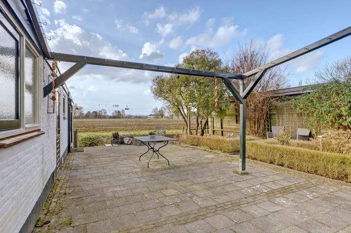 Foto 18 van Middenweg 15