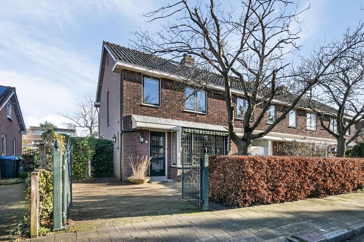 Prins Bernhardstraat 1 main image