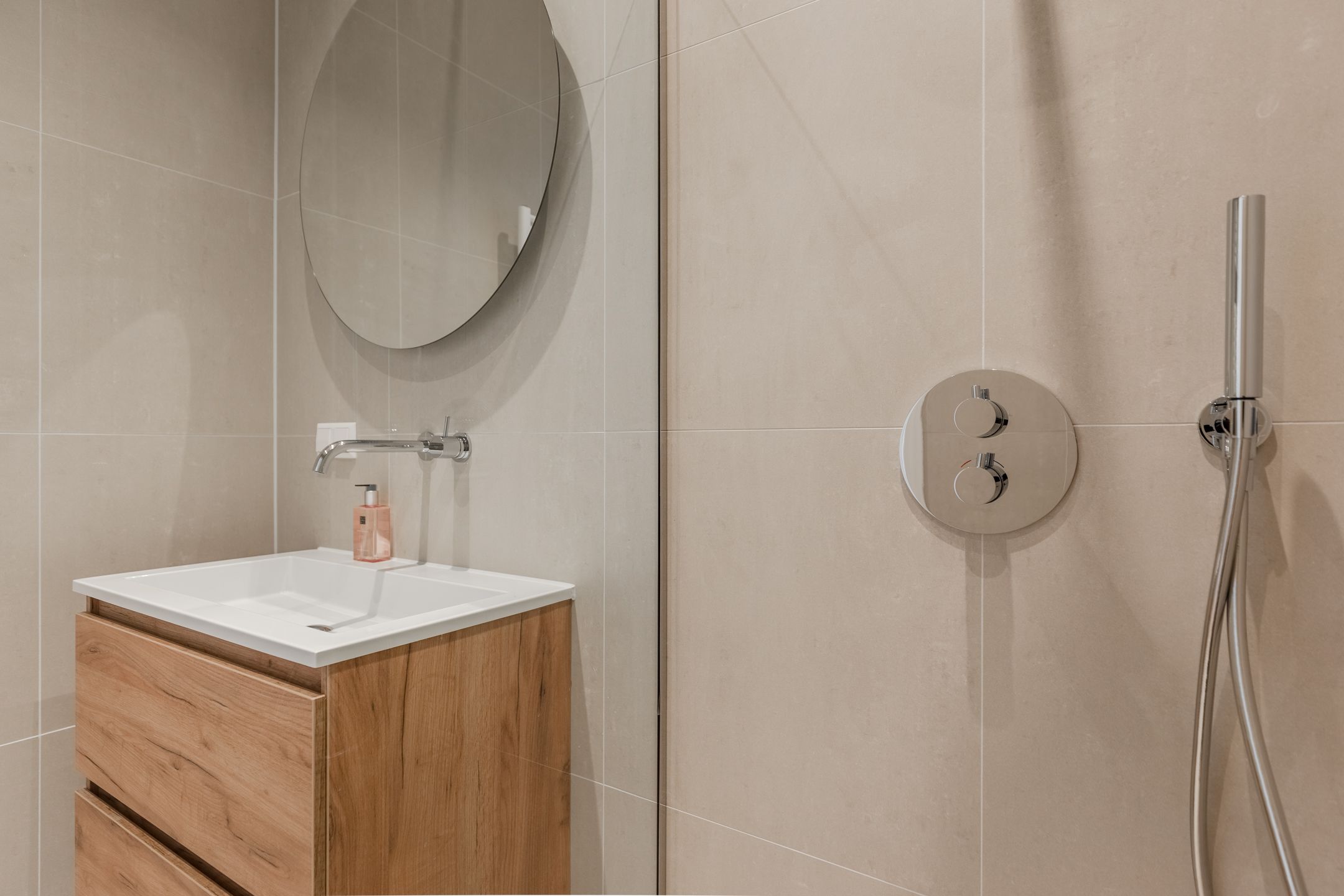 Foto 27 van Admiraal De Ruijterweg 95-B