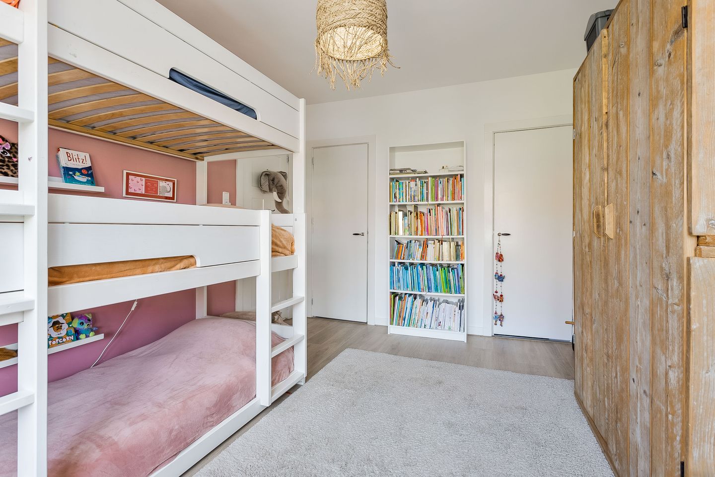 Foto 19 van Roodborststraat 31