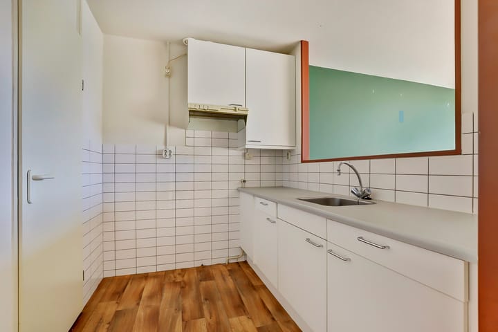 Photo 18 of Flora 171