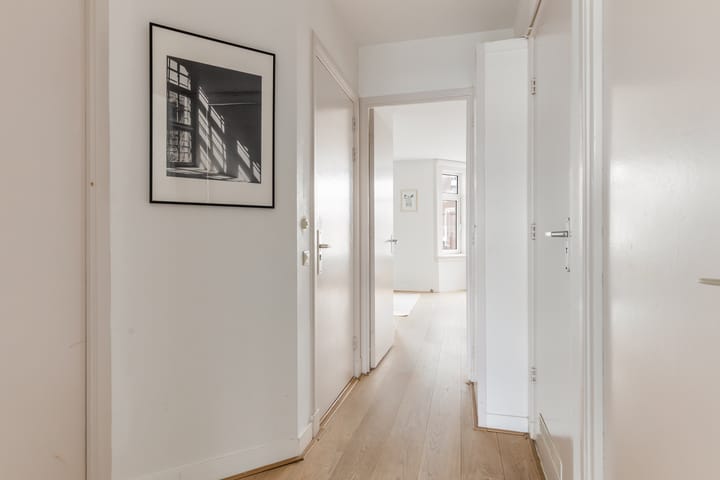 Photo 6 of Vogelenzangstraat 44-3