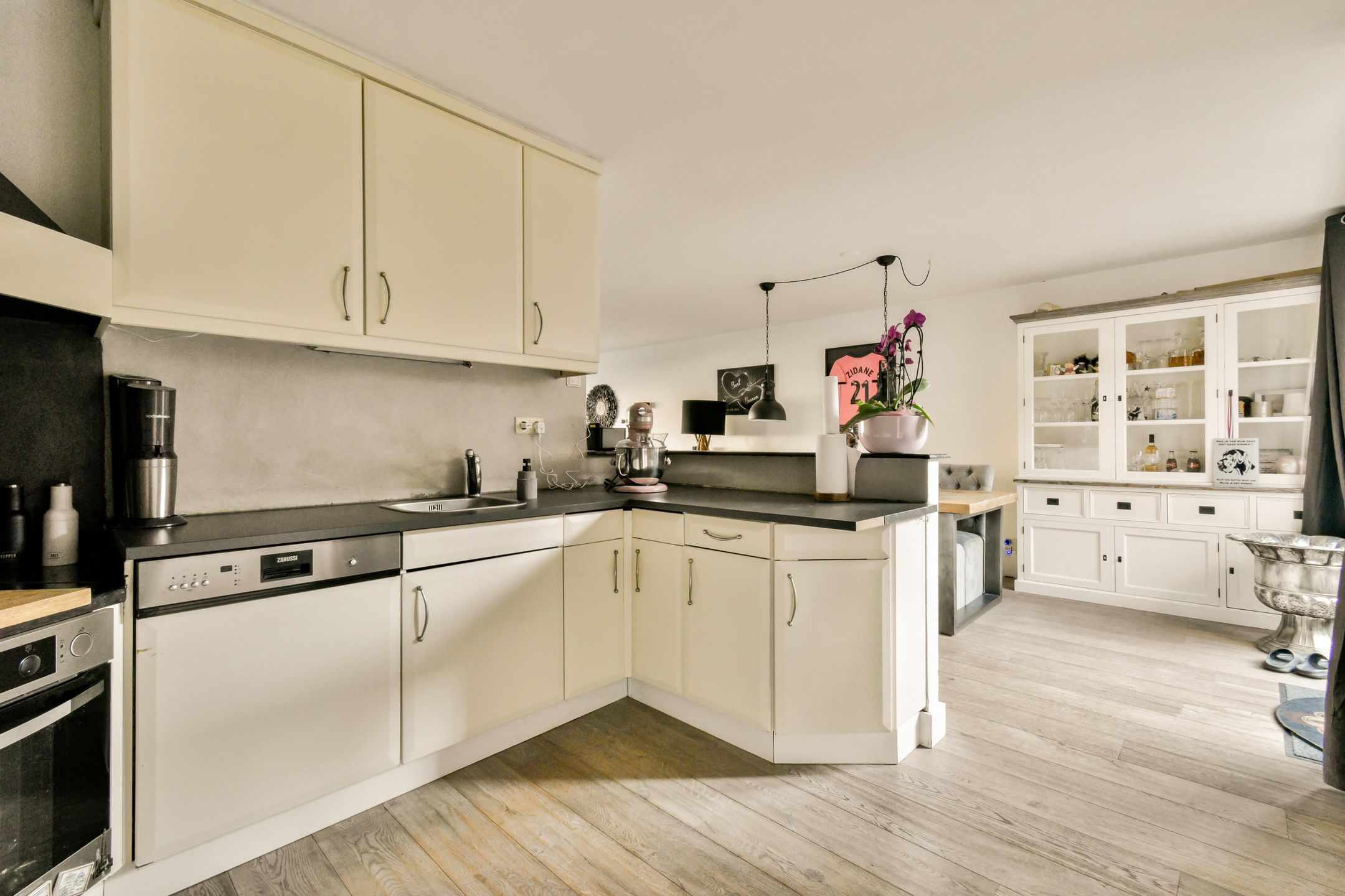 Foto 9 van Jacques Brelweg 19