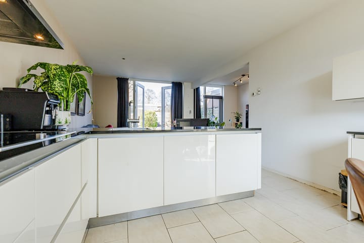 Photo 11 of Hazelaarstraat 125