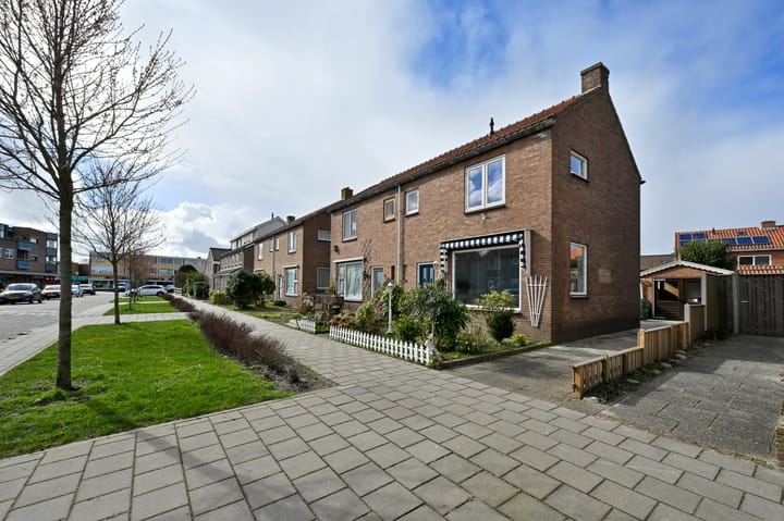 Photo 2 of Prins Bernhardstraat 34