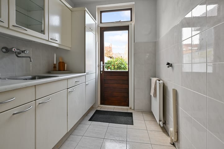 Photo 10 of Prins Bernhardstraat 34