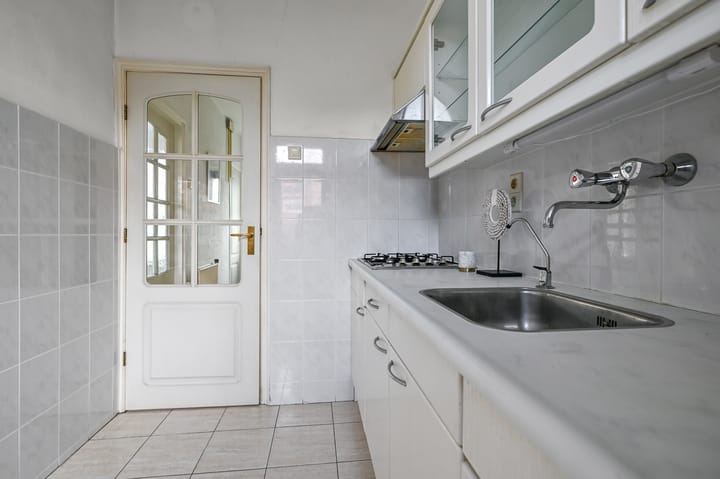 Photo 11 of Prins Bernhardstraat 34