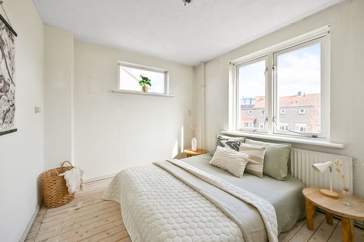 Photo 16 of Prins Bernhardstraat 34