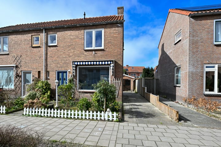 Photo 33 of Prins Bernhardstraat 34