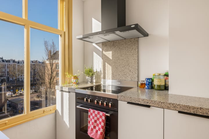 Photo 11 of Marnixstraat 265-3V