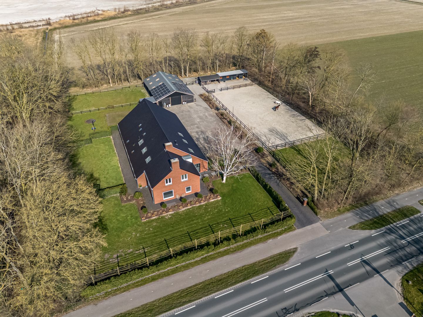 Photo 4 of Domineesweg 24