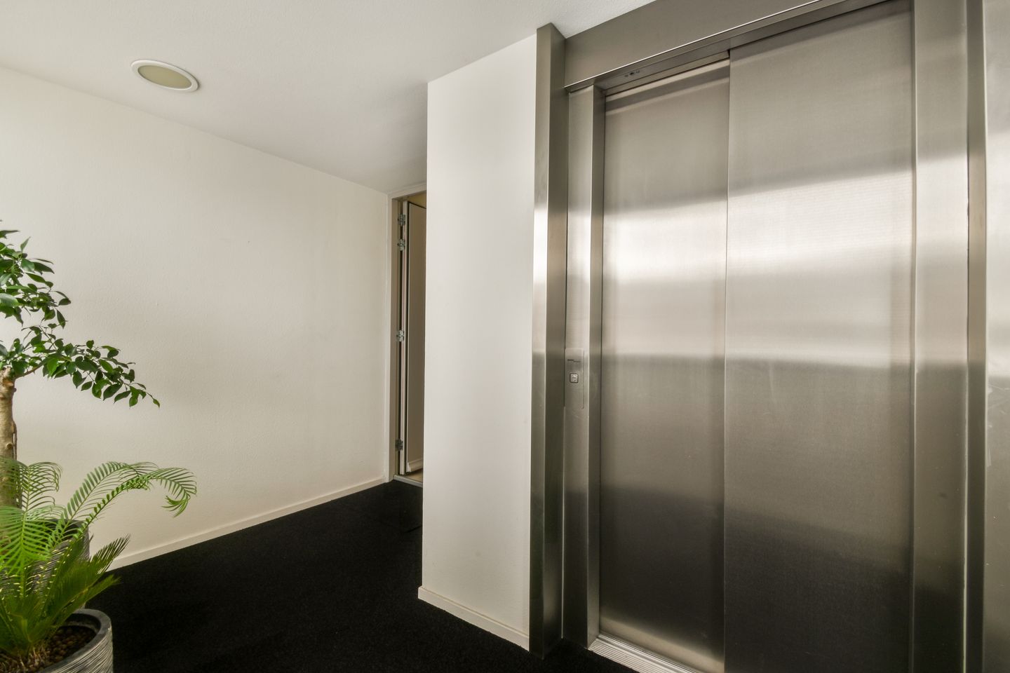 Photo 35 of Willem van Weldammelaan 131