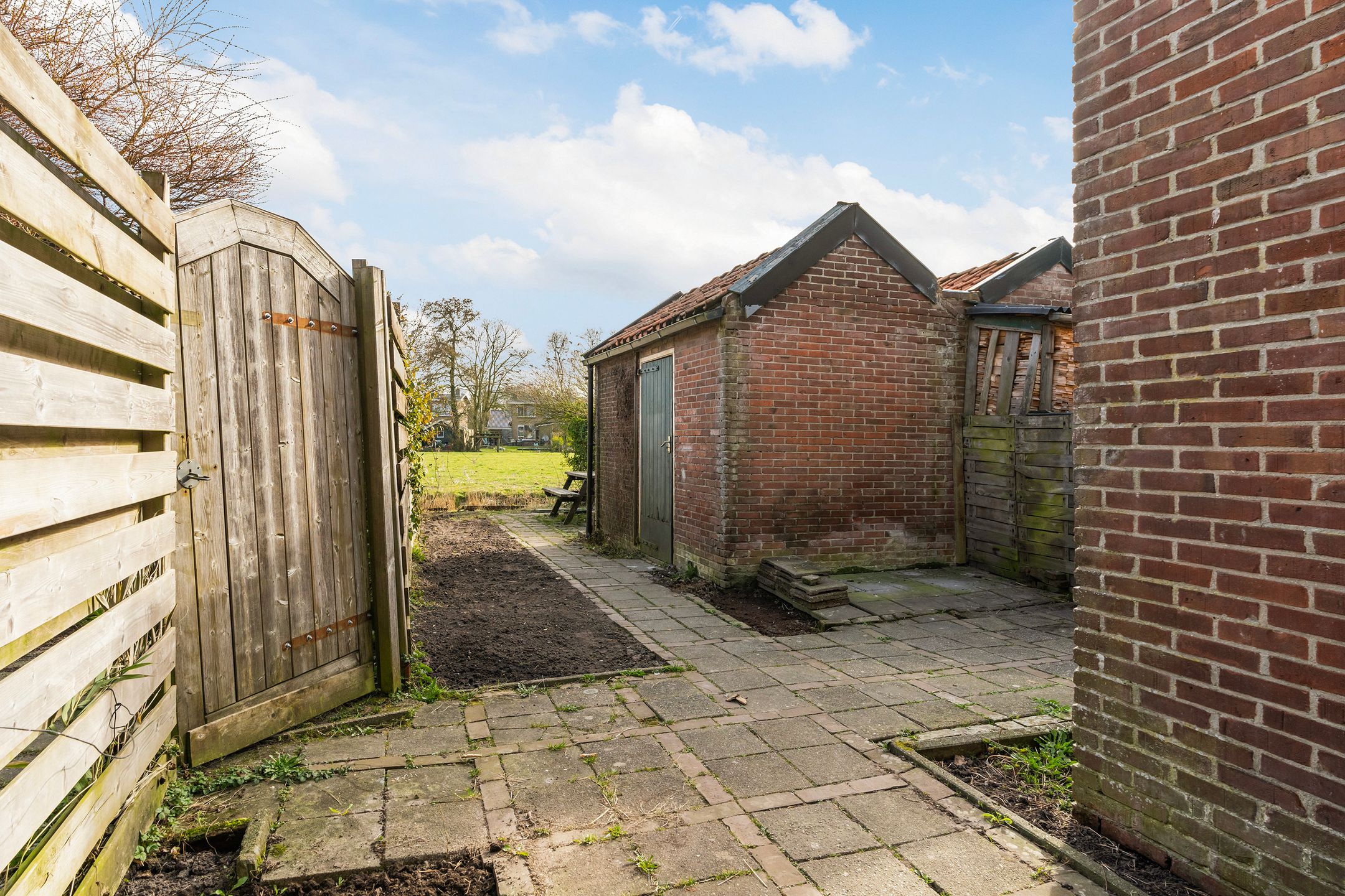 Foto 21 van Sânpaed 14