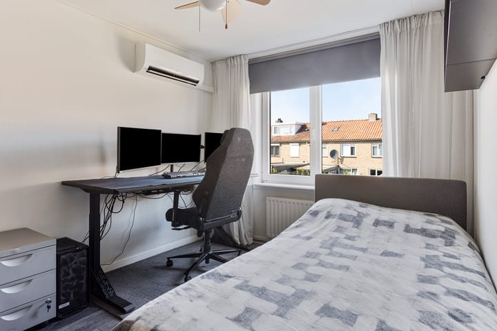 Photo 12 of Gijsbertus Voetiusstraat 11