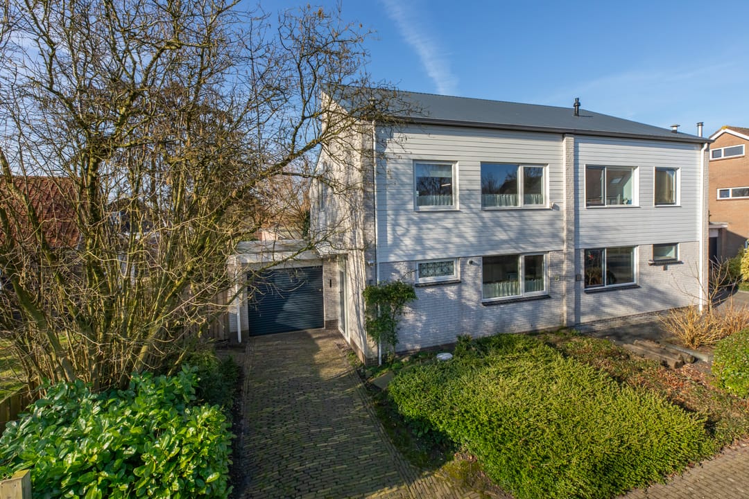 Photo 1 of Bisschopstraat 43