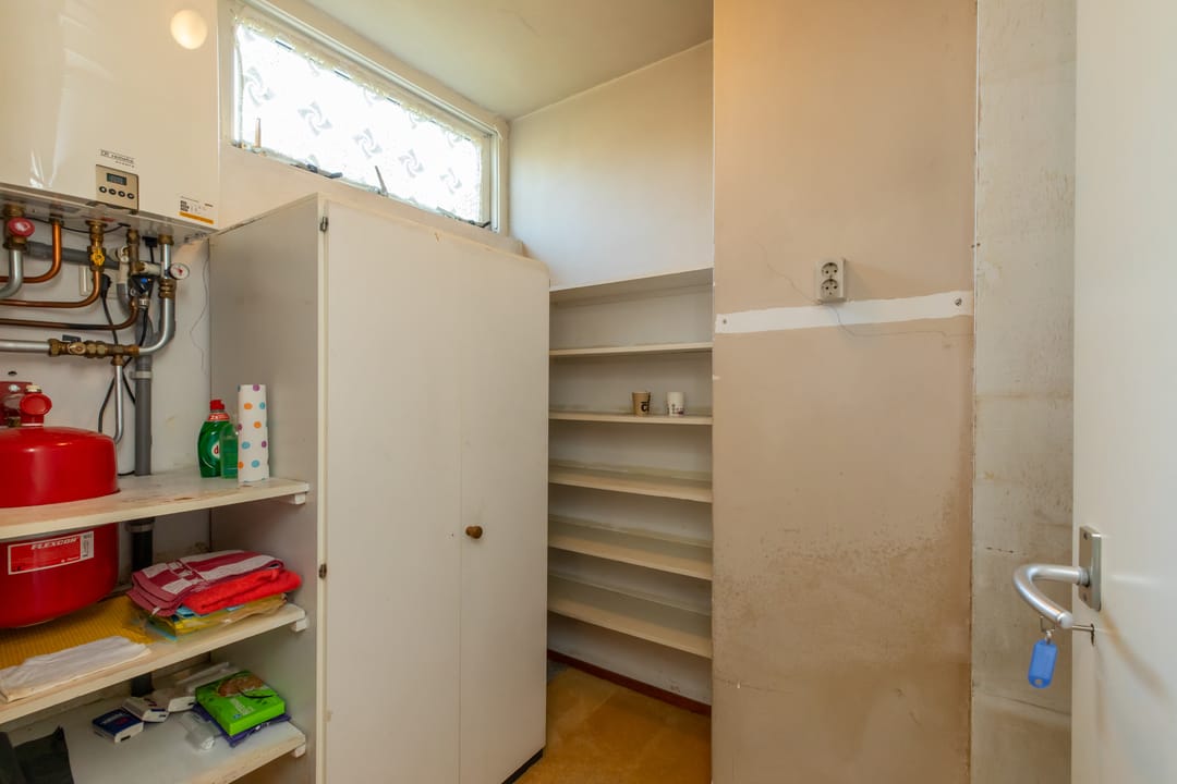 Photo 13 of Bisschopstraat 43