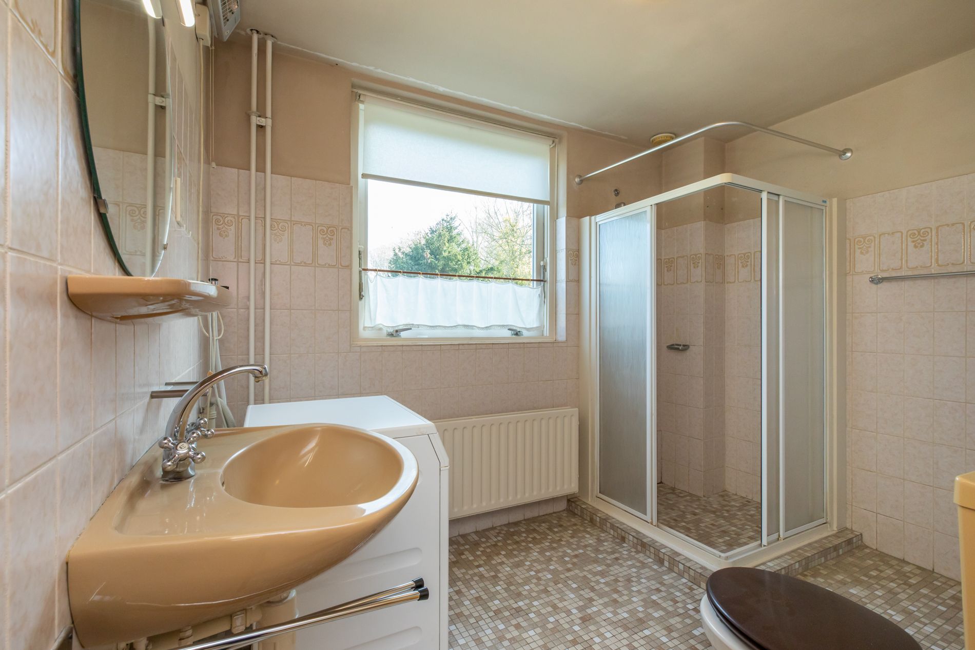 Photo 21 of Bisschopstraat 43