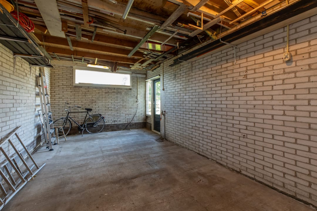 Photo 32 of Bisschopstraat 43