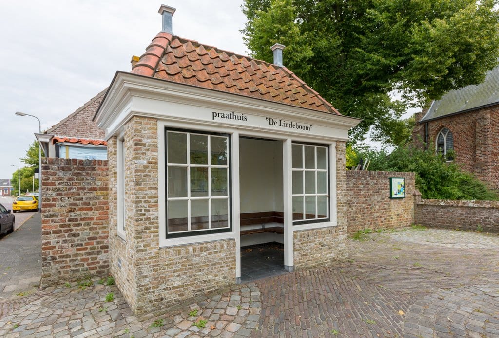 Photo 37 of Bisschopstraat 43