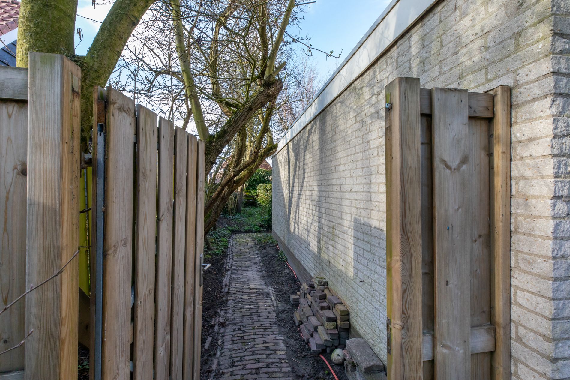 Photo 33 of Bisschopstraat 43