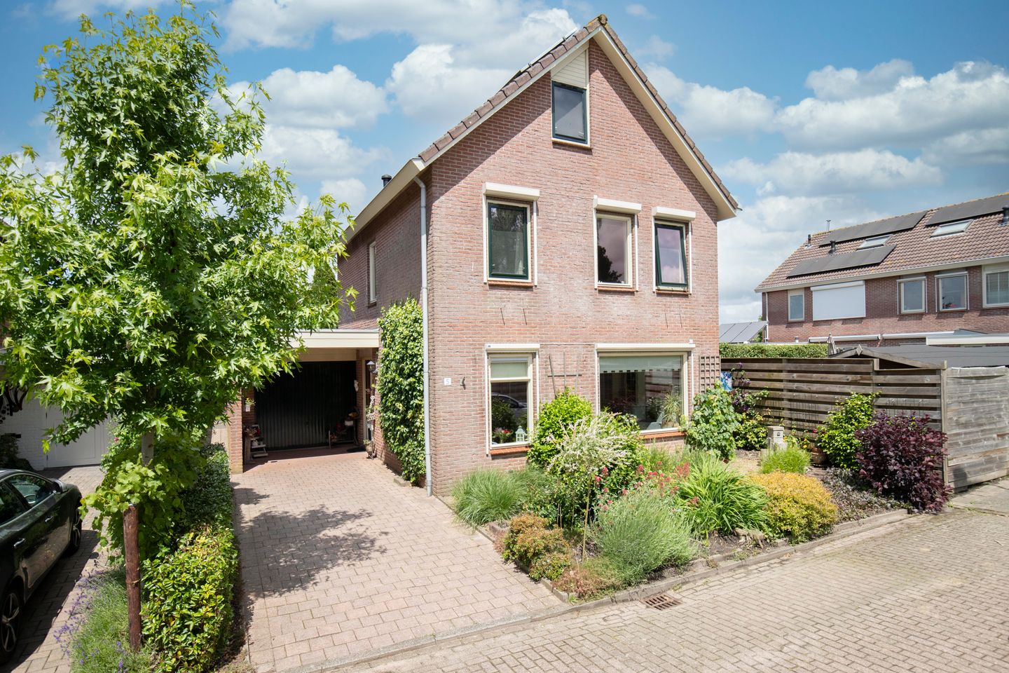 Foto 1 van J. van Raesfeldstraat 5