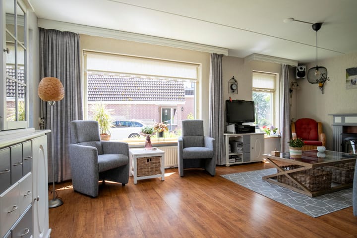 Foto 13 van J. van Raesfeldstraat 5