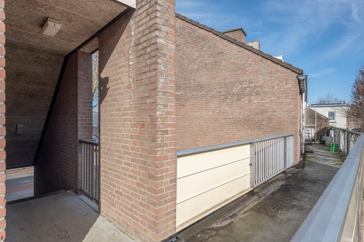 Photo 14 of Benzenraderweg 223