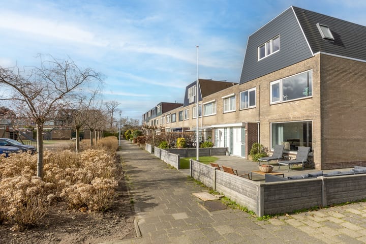 Foto 7 van Van den Berghlaan 517