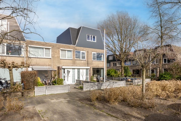 Foto 8 van Van den Berghlaan 517